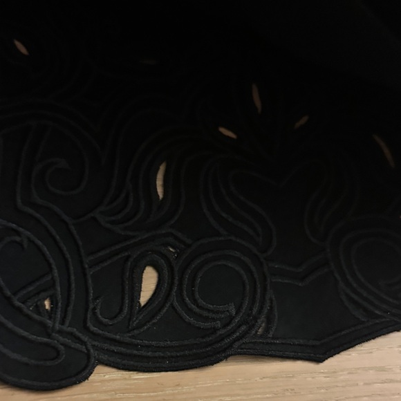 Elegant Black Women's Skirt - Picture 4 of 7